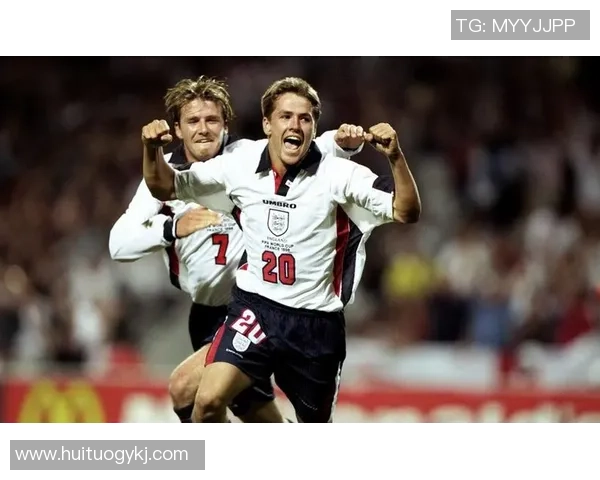 足球传奇施丹经典瞬间回顾与精彩图片分享 足球传奇施丹经典瞬间回顾与精彩图片分享